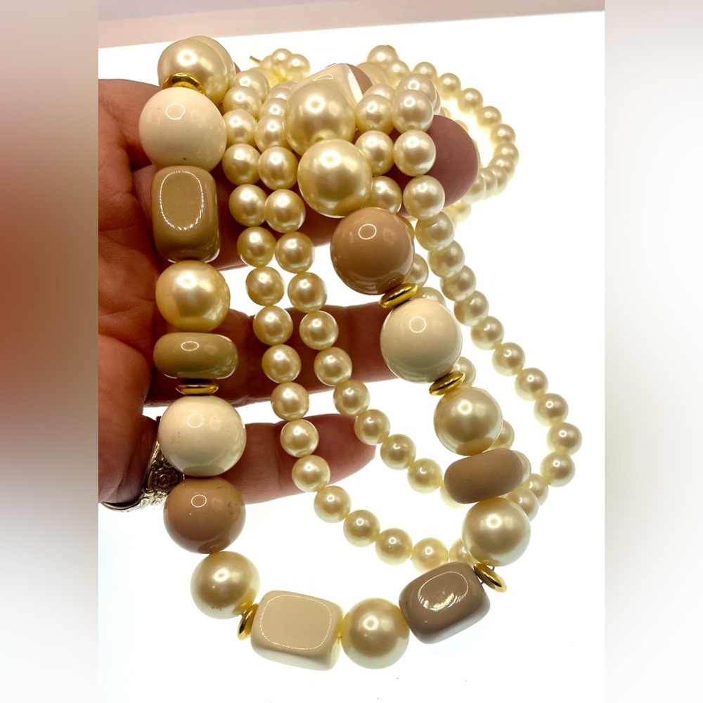 3 for $30 VTG Multistrand Beaded Acrylic & Faux Pearl Necklace Choker Gold Tone - Picture 3 of 6